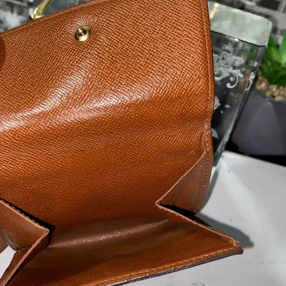 Authentic Louis Vuitton Monogram Elise Wallet - Picture 11 of 16